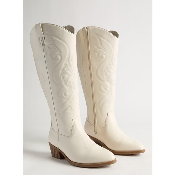 Torrid 13WW Wide Calf Wide Width Off White Western Faux Leather Knee Boots New - Picture 2 of 5